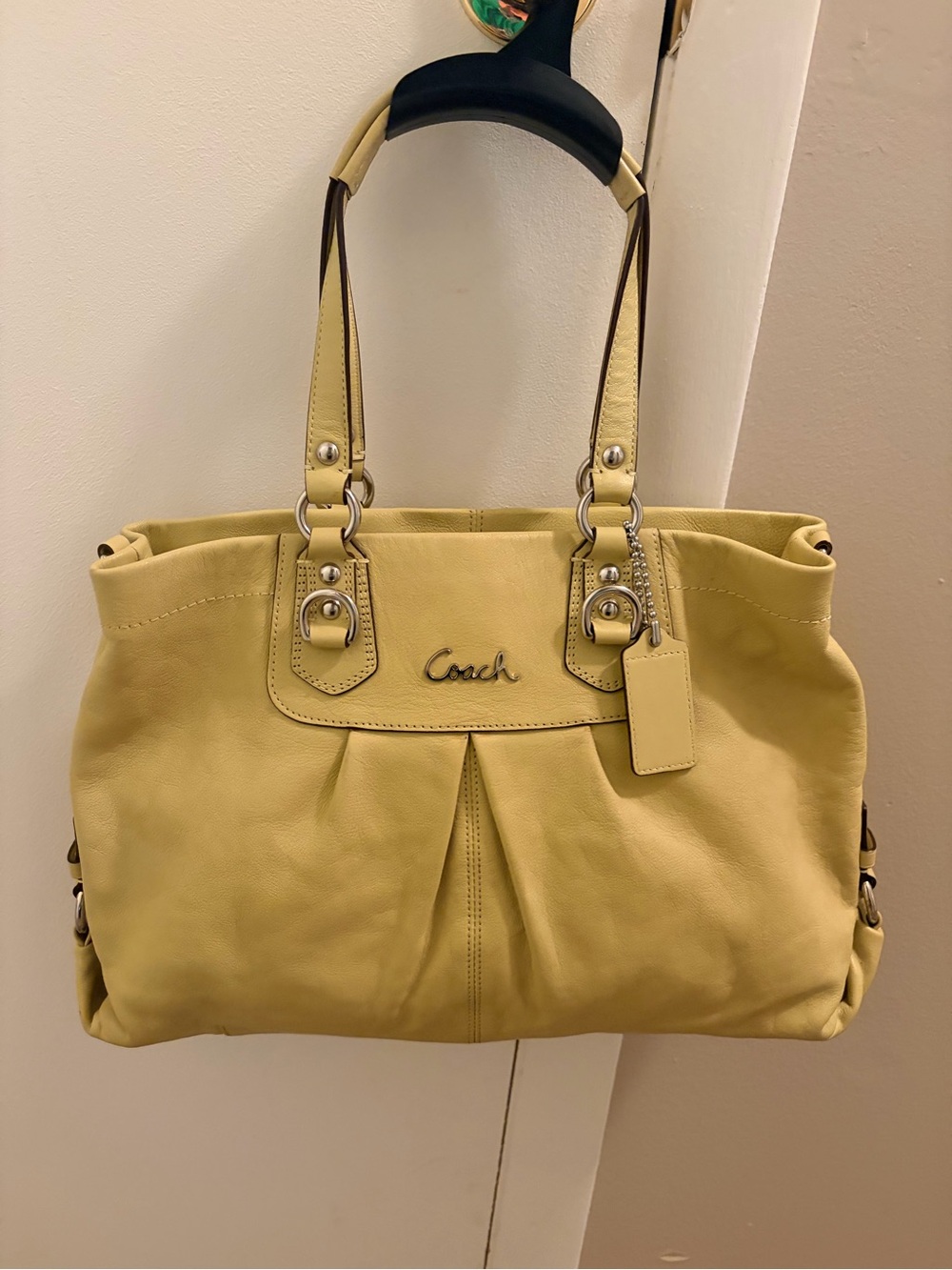 COACH Ashley Leather Carryall Tote Handbag Celery Green Yellow Pleated F15513